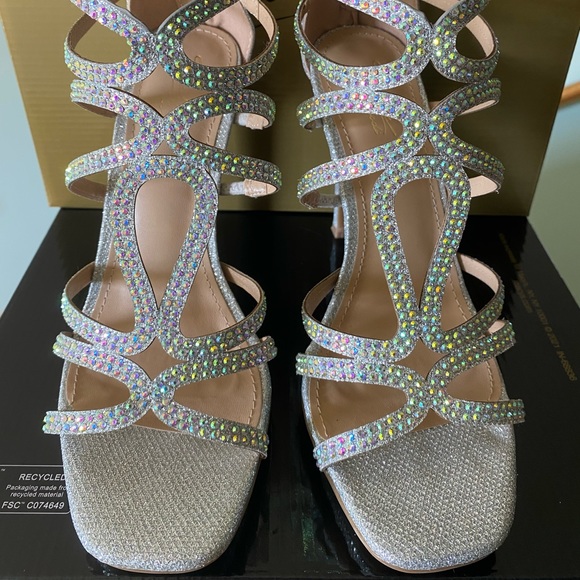 Thalia Sodi Heels - Picture 2 of 4